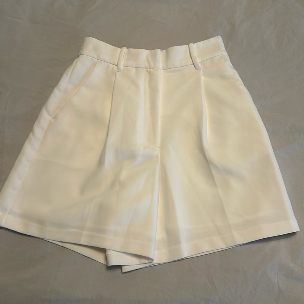 Abercrombie White Tailored Shorts - XS